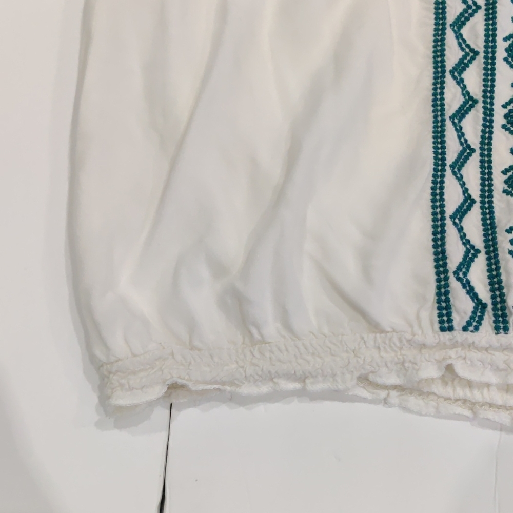 American Rag Embroidered blouse - Picture 6 of 7